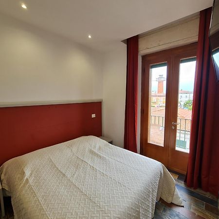 Ricci 16 - Suite & Rooms Livorno Bagian luar foto