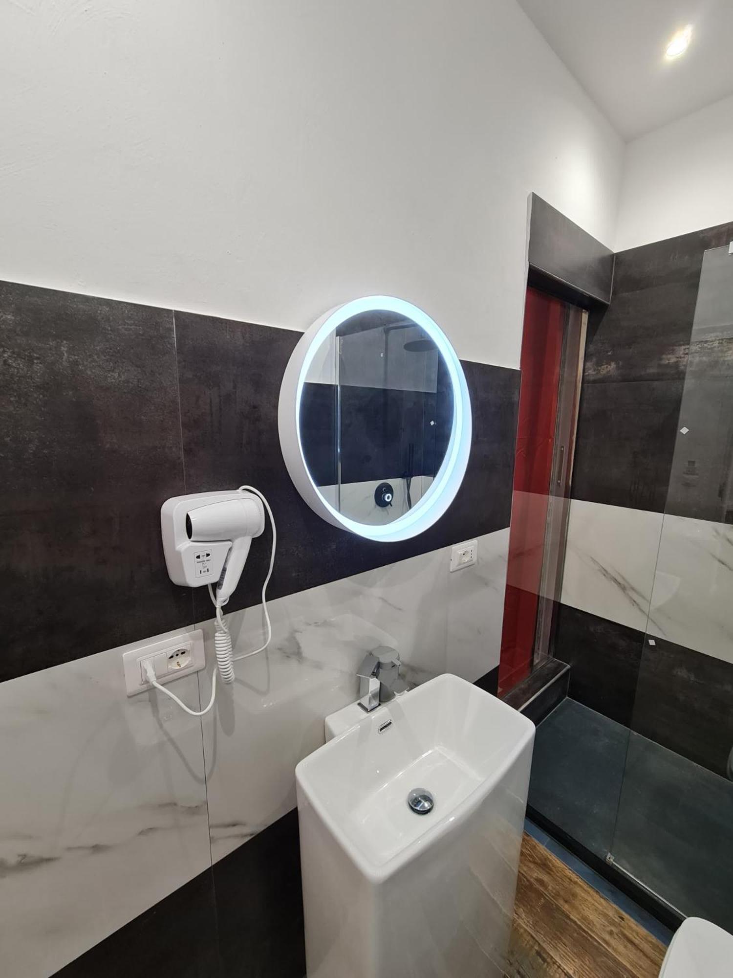 Ricci 16 - Suite & Rooms Livorno Bagian luar foto